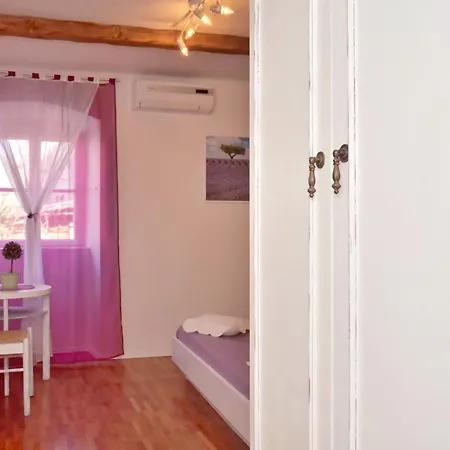 Pensión Vila Vilini Dvori