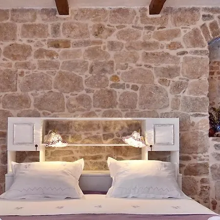 Pensión Vila Vilini Dvori 3*