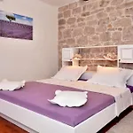 Πανσιόν Vilini Dvori Σπλιτ