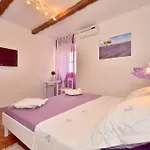 Guest house Vilini Dvori 3*