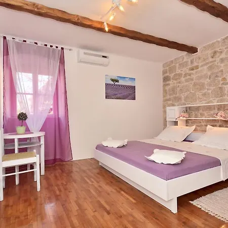 Vendégház Vilini Dvori Split