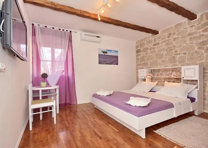 Vendégház Vilini Dvori Split